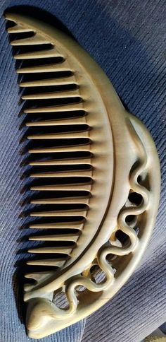 Wooden Comb, Bone Carving, Hair Sticks, Hair Comb, Antlers, Wood Carving, Hair Pieces, Wood Diy, Comb