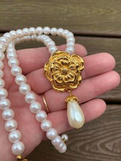 Beautiful necklace! Please see my other listings- I am happy to combine the shipping. Thanks so much! Flower Pearl Necklace, Avon Vintage, Beautiful Necklace, Pendant Necklaces, Beautiful Necklaces, Jewelry Necklace Pendant, Pearl Necklace, Vintage Jewelry, Gold Tones