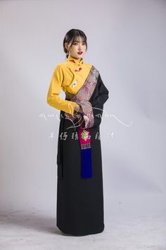 Bhutan Clothing, Nepal Clothing, Visual Merchandising Fashion, Chinese Fancy Dress, Traditional Asian Dress, Concept Clothing, Traditional Clothing