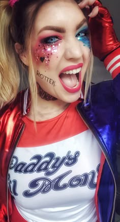 Harley Quinn Face Paint, Harley Quinn Makeup Ideas, Harley Quinn Hair, Harley Quinn Disfraz, Mom Halloween Costumes, Halloweenský Makeup