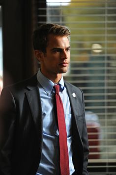 Theo James- Four/Tobias Eaton Divergent Movie Jack Paul, Divergent Theo James, Divergent Movie, Theodore James, Tobias Eaton, A Man In A Suit, Man In A Suit, Logan Lerman, Theo James