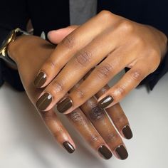 Dark Skin Nail Polish, Natural Nails Manicure, Brown Nail, Beauty Professional, September Nails, Work Nails, Lipstick Swatches, Short Acrylic Nails Designs, Neutral Nails