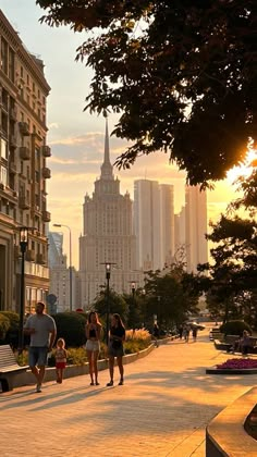 Москва , Арбат , лето Moscow Russia Aesthetic, Russia Aesthetic, Russia Travel, Dream City, Future Travel, Moscow Russia, City Aesthetic, Summer Pictures, Pretty Places