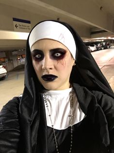 Creepy Halloween Makeup Nun, Evil Nun Makeup Halloween, Scary Nun Makeup Easy, Halloween Nun Costume Makeup, The Nun Halloween Costume, Creepy Nun Makeup, Nun Makeup Halloween Pretty, Evil Nun Makeup, Nun Costume Makeup