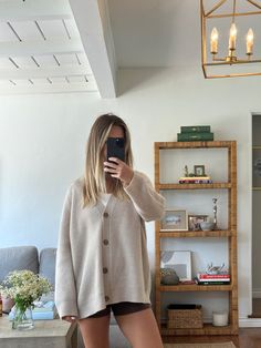 Fav sweater of all time Pinterest Wardrobe, University Outfit, Autumn Wardrobe, Fits Clothes, Hair Color And Cut, Cozy Outfit, Dope Outfits