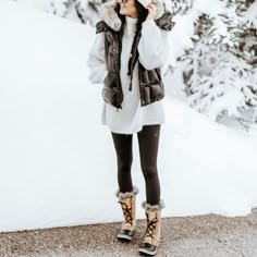 Nwt Winter Boots Size 6 Snow Boots Outfit, Snow Outfits For Women, Trekking Outfit Women, Ny Winter, Birthday Outfit For Teens, Trekking Outfit, Winter White Outfit, Winter Birthday Outfit, Snow Outfits