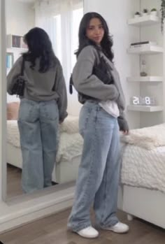 Overaized Jeans, Grey Sweater White Shirt, Chill Jeans Outfit, Grey Jacket Outfit Casual, Light Grey Sweater Outfit, Grey Sweatshirt Outfit, Gray Sweater Outfit, Blue Sweatshirt Outfit, Zip Up Sweater Outfit