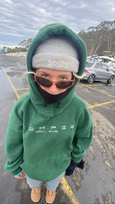 Park Rat Ski Outfit, Outfit Ideas Granola Girl, Granola Fits Winter, Alaskan Outfits, Granola Girl Fits, Skiing Clothes, Trendy Winter Outfits, Trendy Winter, Going Viral