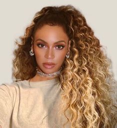 Ponytail Y2k, Beyonce Ponytail, Beyonce Curly Hair, Beyonce Hair Color, Beyonce Wig, Beyonce Instagram