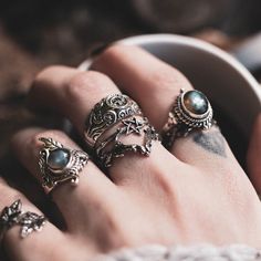 Clothes Grunge, Jewelry Box Diy, Bohemian Rings, Hippie Jewelry, Fantasy Jewelry, Gothic Jewelry, Aesthetic Vintage