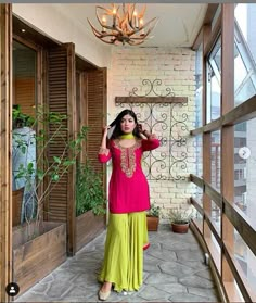 Eid Day, Outfits Indian, Indian Designer Suits, Salwar Kamiz, Traditional Indian Outfits, Indian Gowns Dresses, Kurti Designs Party Wear, Kurta Designs Women, Indian Gowns