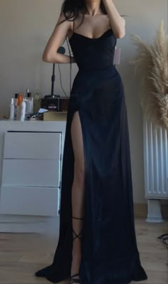 Party Dresses Black, Áo Blu, Hoco Inspo, Robes Glamour, Classy Prom, Chique Outfit, 파티 드레스, Prom Dress Inspiration