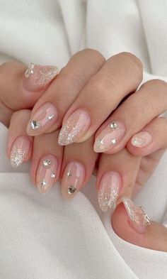 Nails For Winter Formal, Pearl Nails Design, Pearl Nail Designs, Gem Nail Designs, Pearl Nail, Nail Designs Ideas, Fake Nails Designs, Nail Jewels