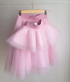 Spring Stretch Tutu Dress For Party, Spring Party Stretch Tutu Dress, Stretch Tutu Dress For Spring Party, Summer Princess Style Fitted Skirt, Pink Tulle Full Skirt Bottoms, Pink Tulle Full Skirt, Summer Party Flowy Tulle Skirt, Spring Party Tulle Skirt, Feminine Spring Petticoat For Party