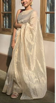 Onam Saree Kerala Latest, Kerala Saree Outfit Ideas, Onam Outfits Saree, Onam Saree Outfits Ideas, Onam Kerala Aesthetic, Onam Saree With Hijab, Kerala Set Saree Blouse Designs Latest, Kerala Saree Aesthetic, Set Saree Look