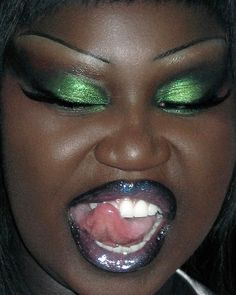 Black Lined Lips, Lined Lips, Mekap Mata, Makeup For Black Skin, Green Makeup