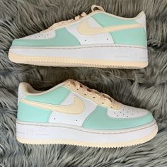 Brand New Nike Air Force 1 "Jade Ice/Guava Ice/White/Pink/Spell Kids Size 6/Womens 8 Jordan Bleu, Cute Jordans, Rave Shoes, Nike Shoes Women Fashion, Custom Sneakers Diy, Custom Shoes Diy, New Nike Air Force, Preppy Shoes, Pretty Shoes Sneakers