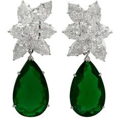 Pre-owned Harry Winston Colombian Emerald Diamond Earrings (40.139.954.640 VND) ❤ liked on Polyvore featuring jewelry, earrings, diamond, dangle earrings, diamond jewelry, long diamond earrings, emerald earrings, vintage emerald earrings and diamond earrings Harry Winston Jewelry, Harry Winston Diamond, York Stone, Champagne Earrings, Emerald Diamond Earrings, Jewelry Emerald, Diamond Earrings Studs Round, Earrings Emerald, Peridot Crystal