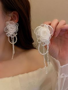 White Flowers Earrings, Crystal Earrings Dangle, White Flower Earrings, White Jewellery, White Flower Earring, Embellished Fashion, Flower Crystal, Costume Earrings, White Accessories