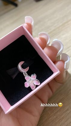 Pandora Cherry Blossom Charm, Pandora Jewellery Aesthetic, Aesthetic Pandora Charms, Pandora Necklace Aesthetic, Pandora Charm Bracelet Ideas, Pandora Charms Aesthetic, Pink Pandora Bracelet, Pandora Aesthetic, Pandora Bracelet Ideas