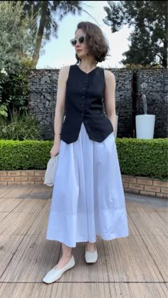 Navy Waistcoat Outfit, Navy Blue Midi Skirt Outfit, Waist Coat Women Outfits, Navy White Outfit, Blue Midi Skirt Outfit, Waistcoat Outfit, How To Wear Shirt, White Skirt Outfits, Celebrity Casual Outfits