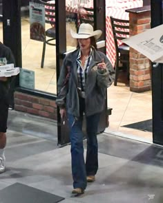 Bella hadid Cowboy Outfits For Women Cowgirls, Casual Cowgirl Outfits, Classy Cowgirl Outfits, Adidas Campaign, Her Silence, Classy Cowgirl, Cowgirl Style Outfits, Country Style Outfits