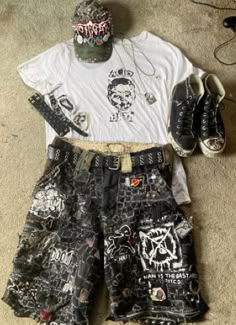 Simple Punk Outfits Men, Punk Shorts Outfit, Grindcore Outfit, Grindcore Art, Crust Punk Outfits, Grindcore Aesthetic