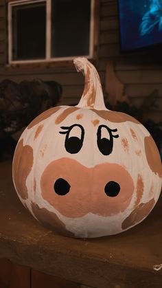 Brown Cow Pumpkin Painting, Cow Pumkin Painting, Pink Cow Pumpkin Painting, Brown Pumpkin Painting Ideas, Desert Pumpkin Painting, Ideas To Paint Your Pumpkin, Cow Painted Pumpkin Ideas, Pumpkin Cow Painting Ideas, Painted Cow Pumpkin Ideas