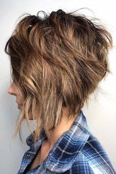 Cortes De Cabello, Short Shag Haircuts, Shaggy Hair, Choppy Bob Hairstyles, Modern Haircuts, Caramel Highlights, Inverted Bob, Best Short Haircuts, Long Hair With Bangs