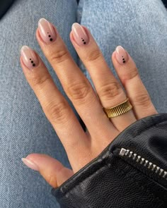 Round Nail Designs, February Nails Ideas, Short Round Nails, Biab Nails, Boho Nails, Minimal Nails Art, Winter Nail Ideas, Subtle Nails