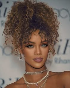 Rihanna Hairstyles, Makeup Sephora, Rihanna Riri, Curly Ponytail, Natural Hairstyle, Curly Girl Hairstyles, Bad Gal, Rihanna Fenty, Barbados