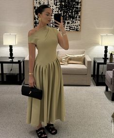 Dress With Short Sleeves, Classy Dress Outfits, Classy Casual Outfits, Feminine Silhouette, Mode Inspo, Modest Fashion Outfits, Casual Style Outfits