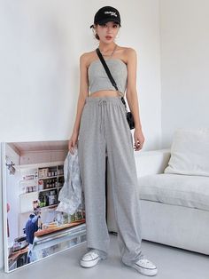 What To Wear With Grey Sweatpants Female [2023]: 50+ Trendy Grey Sweatpants Outfit Ideas To Steal Chic Athleisure