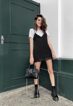 Cute Concert Outfits, Concert Outfit Ideas, Miniskirt Outfits, Alternative Rock, Soft Grunge, Grunge Style, Basic Outfits, Looks Vintage