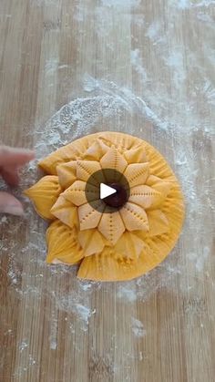 a video demonstrating how to make pasta flowers