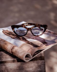 #millie #shades #iamtrend #eyewear #fashion #style #styled #blue #tortoise Sunglasses Product Photography, Sunglasses Photoshoot, Sunglass Photoshoot, Eyes Meme, Eyewear Campaign, Cohesive Instagram Feed, Hijabista Fashion, Fashion Still Life, Magazine Photos