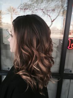 Balayage hairstyle on long hair, medium brown with blonde balayage … Brunette Lob, Brown To Blonde Balayage, Balayage Blond, Dark Blonde, Platinum Blonde, Blonde Balayage