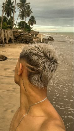 Fauxhawk Fade Men, Bleached Hair Men, Haircut Designs For Men, メンズヘア ショート, Mohawk Hairstyles Men, Dyed Hair Men