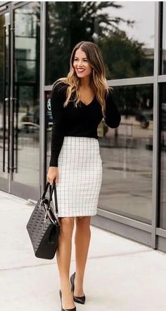 Women Professional Attire, Classy Business Outfits, Work Outfit Office, Bodycon Pencil Skirt, Fall Trends Outfits, Outfit Chic, Office Outfits Women, Summer Work, Summer Rain