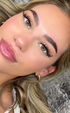 lanna lashes (ig & tt) alex set Corner Eyelash Extensions, Natural Glam Eyelash Extensions, Eyelash Extensions Blonde Hair, Blonde Eyelash Extensions, Lash Extensions Big Eyes, Eyelash Extensions Wet Look, Lash Extensions Wet Set, Classy Lash Extensions, Wet Wispy Lash Extensions