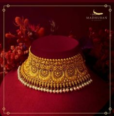 Pink Aesthetic Jewelry, Jewelry Aesthetic Gold, Aesthetic Gold Jewelry, Manubhai Jewellers, Indian Gold Necklace Designs, Dubai Gold Jewelry, Unique Gold Jewelry Designs, Bridal Necklace Designs, Aesthetic Gold