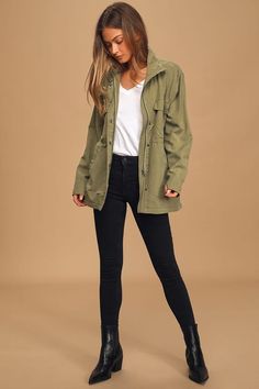 Olive Jacket Outfit, Cargo Jacket Outfit, Olive Green Jacket Outfits, Military Jacket Outfits, Spring Jacket Outfit, Utility Jacket Outfit, Olive Green Utility Jacket, Shacket Outfit