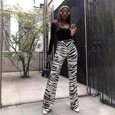 Shemoda zebola high waist zebra wide leg pants Vogue Catwalk, Zebra Print Pants, Zebra Pants, Zebra Pant, Animal Print Pants, Looks Pinterest, Zebra Animal, Printed Wide Leg Pants, Sport Style