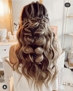 Hawaii Wedding Hair, Western Wedding Hairstyles, Western Wedding Hair, Western Hair Styles, Braids For Girls, Hair Styles For Girls, Western Hair, Wedding Hair Styles, Bubble Braids