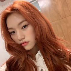 Red Hair Kpop, Asian Red Hair, Red Orange Hair, Copper Red Hair, Hair Color Orange, Kpop Hair, Kim Doyeon