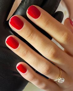 Spring Red Nails 2024, Red Nails For Spring, Spring Red Nails, Red Spring Nails, Natural Nail Shapes, Simple Spring Nails, Nail Time, Smink Inspiration, Red Nail