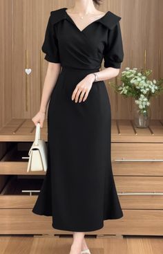 Stunning Dresses Elegant, Sunday Outfit Ideas, Sunday Dress Outfit, Dress Pesta, Simple Frock Design, Simple Frocks, Fancy Dresses Long, Modest Dresses Casual, Korean Fashion Dress