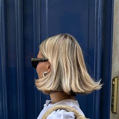 Hollie Mercedes Peters on Instagram: "Oui oui" Hollie Mercedes, Cabello Afro Natural, Pelo Afro, Hairdos For Curly Hair, Short Blonde, Hair Envy