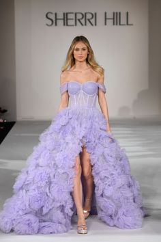 Sheri Hill Spring 2023, Lilac Long Dress, Sheri Hill, Tulle Ballgown, Debut Ideas, Tulle Balls, Tulle Material, Plastic Dress, Beautiful Beadwork