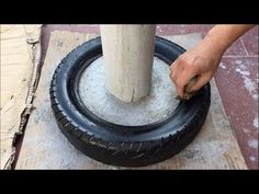 Cement Crafts Diy Garden, Diy Cement Table, White Cement Diy Craft, Diy Concrete Table, How To Make Table, Cement Ideas